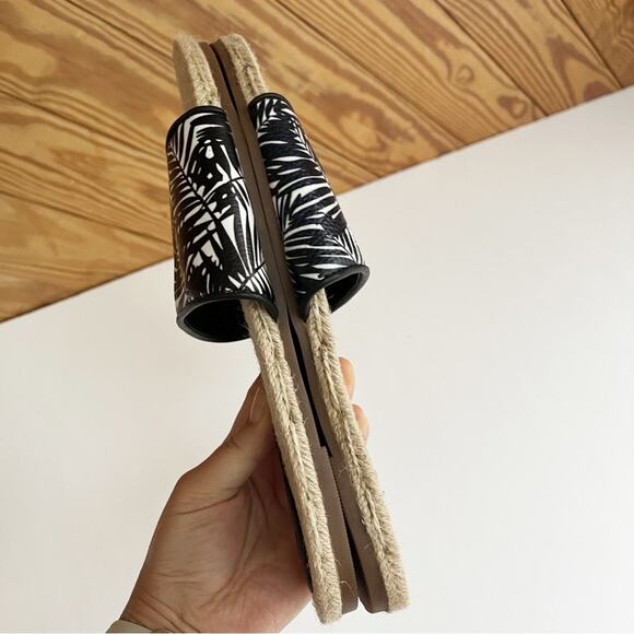 Yosi Samra Slip On Sandals - Picture 3 of 4